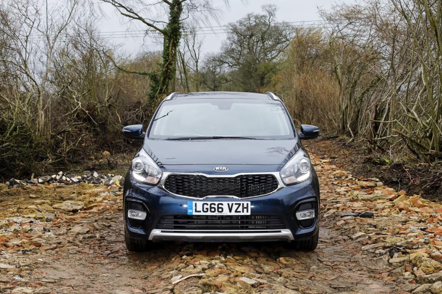  Kia Carens EcoDynamics 2016 года  (UK) (фото 7 из 17)